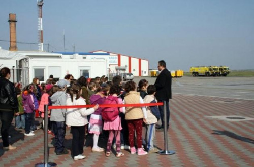Iskola másként – a temesvári repülőtéren